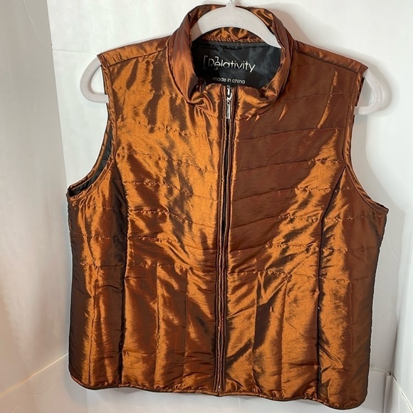 Relativity Brand ~ Lightweight and Warm Zip Up Shiny Vest - Picture 3 of 11